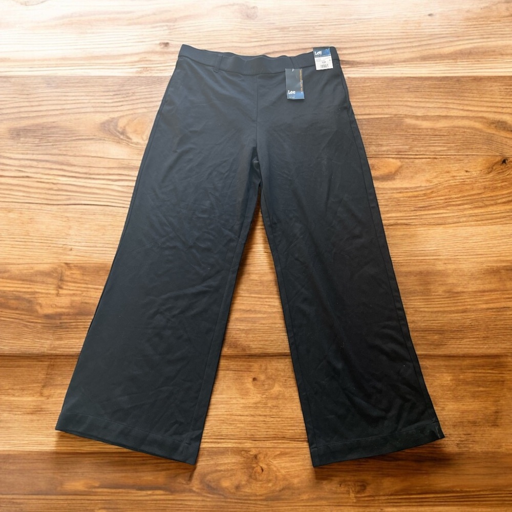 Lee Women’s Wide Leg Pants Size‎ 20M Black High Rise Pull On Soft Waistband NWT